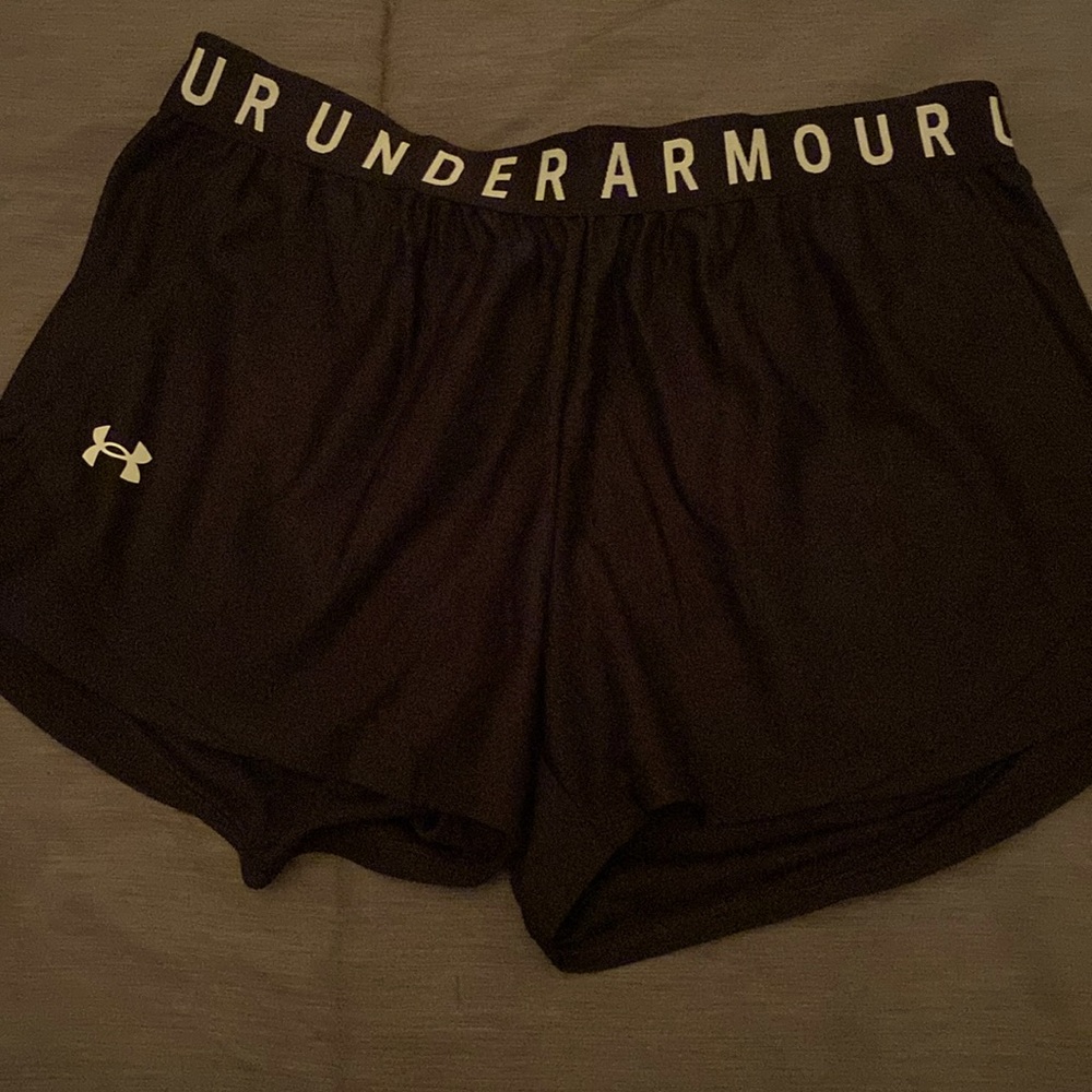 Women’s Medium Black & white Shorts